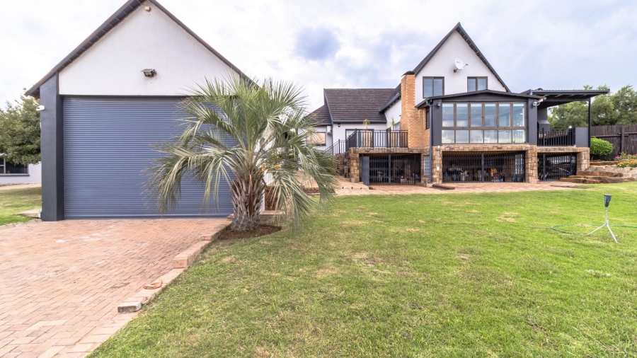 5 Bedroom Property for Sale in Oranjeville Free State